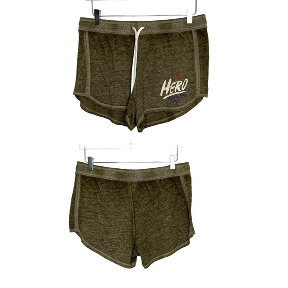 Wonder Woman Cotton/Poly Pajama Set Hoodie and Shorts Grey/Green Burnout Size L - Picture 3 of 16